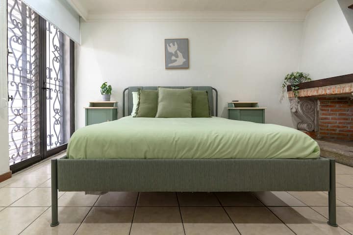 ห้องนอนอยู่ที่ชั้นล่าง