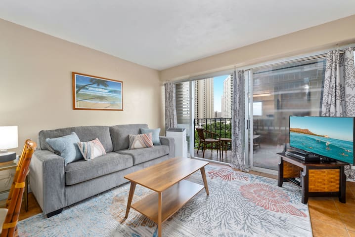 Central Waikiki | Bch Gear, Parking, Kitchen, King