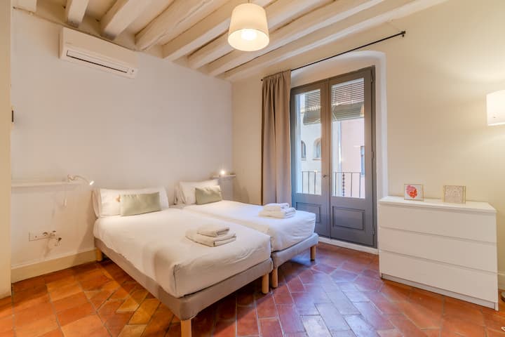 Flateli Ballesteries 32 - Girona