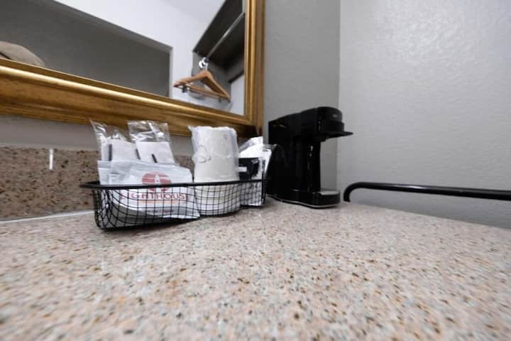 Pet-friendly Room W/ Free Parking & Breakfast - Charlottesville, VA