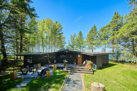 TreeTops of Lake Michigan, Beach Front and Spa