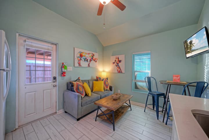 Cozy Cottage In Spanish Village | Casa San Miguel - Aransas Pass, TX