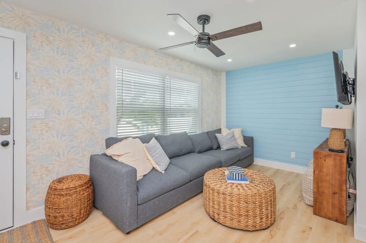 Beachwalk + Private Hot Tub + Heated Pool Access - Fort Walton Beach, FL