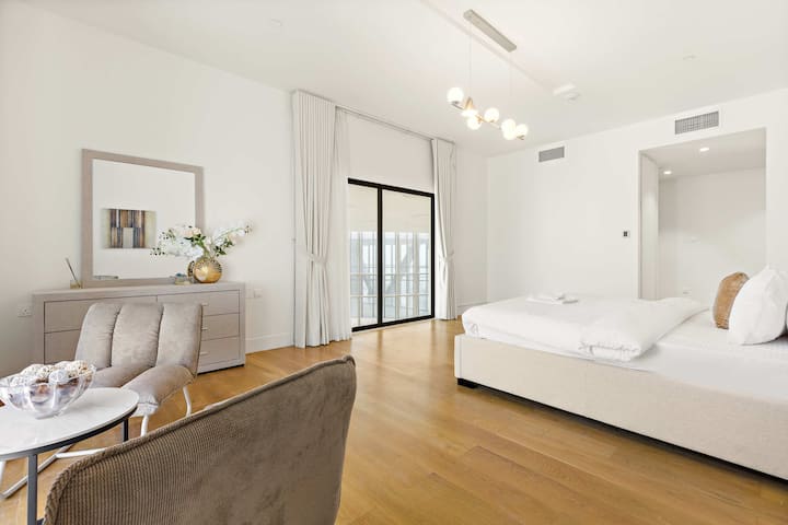 Glavna spavaća soba 2 – gornji kat