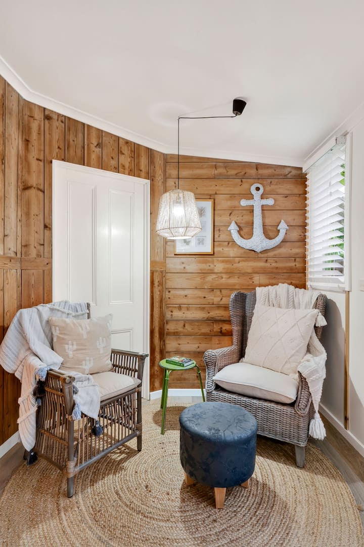 Converted Studio W/ Garden Views - Point Lonsdale