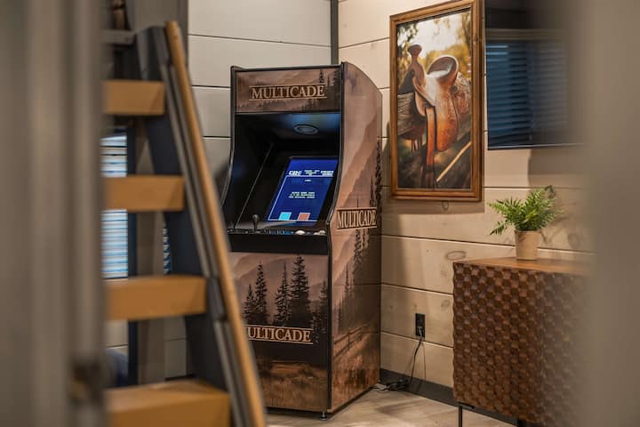 Suite 6 - Arcade