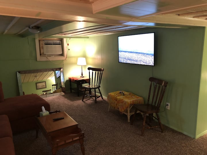 New! Rustic Beach Front Basement Apt - Hampton, VA
