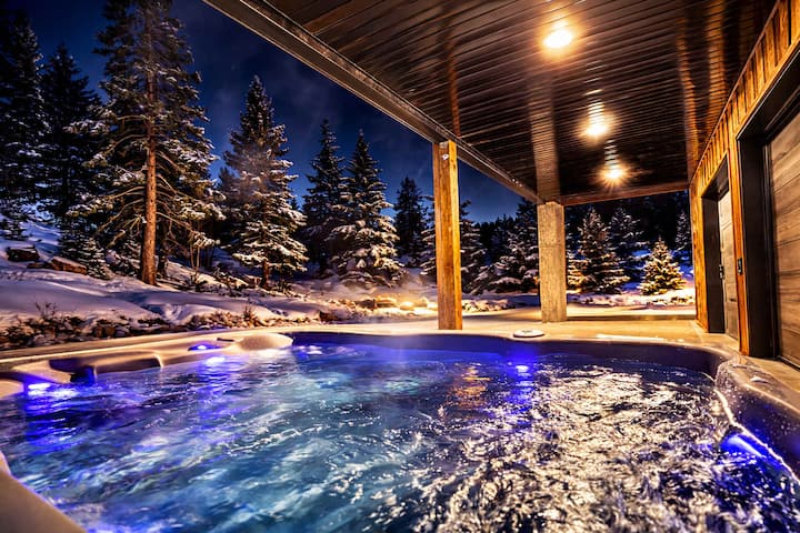 Luxury A-Frame with Sauna and Hot Tub