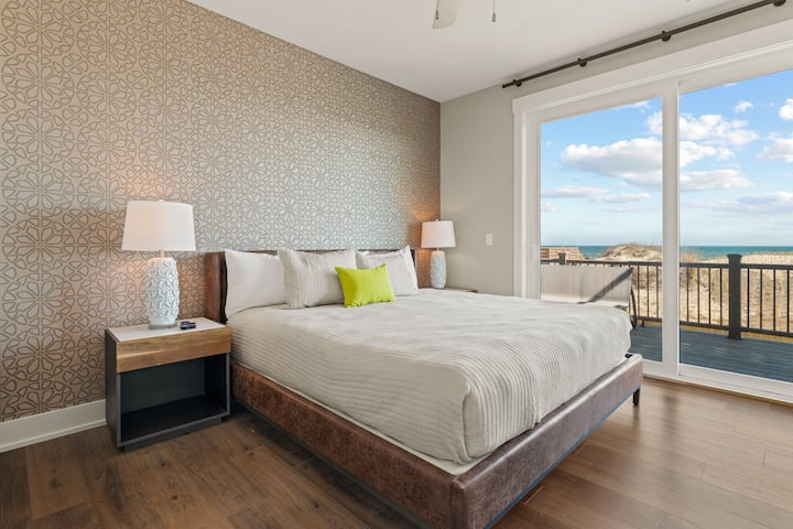 ห้องสวีทคิงเอนพร้อมวิวมหาสมุทรและการเข้าถึงดาดฟ้าบนชั้นสอง