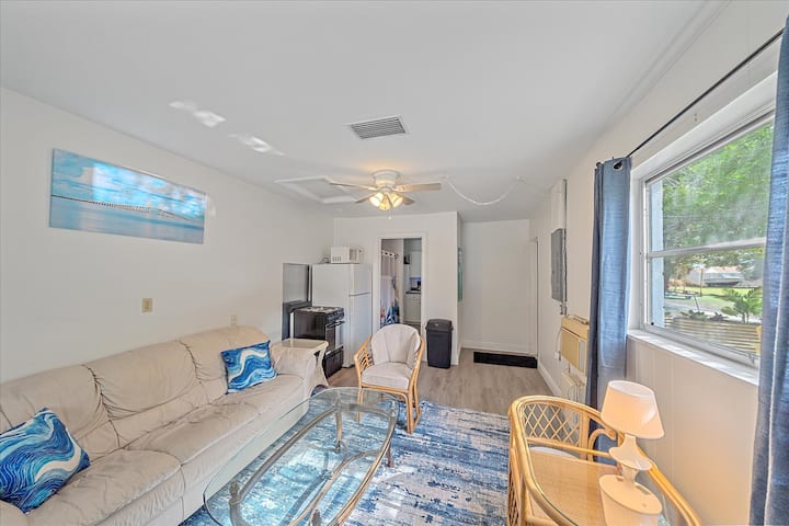 New Listing! Coconut Corner 3 Min From Beach - Venice Beach, FL