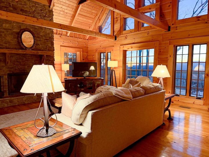 Luxury Mountain Home W/ Sunset Views  • Sleeps 9 - Lewisburg, WV