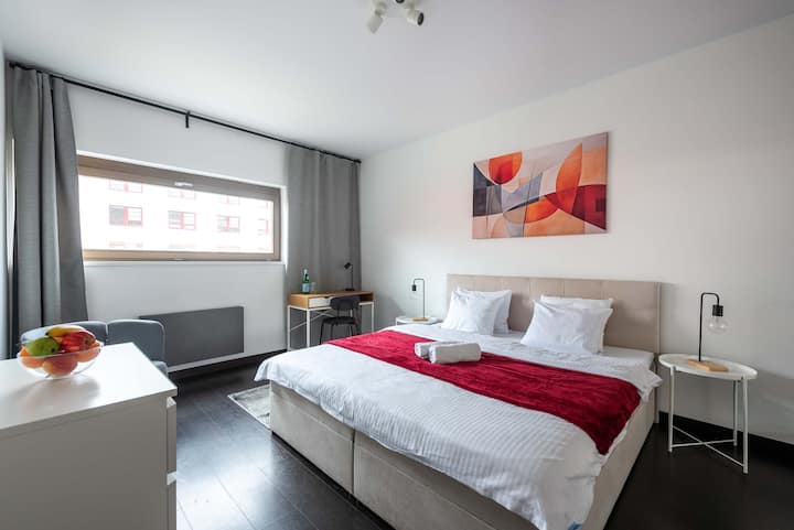 3br Apartment With Balcony | Metro | 8 Guests - Praag