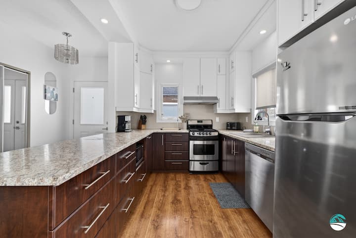 The 3 Bedrooms Village Appartment/ Gatineau - 가티노