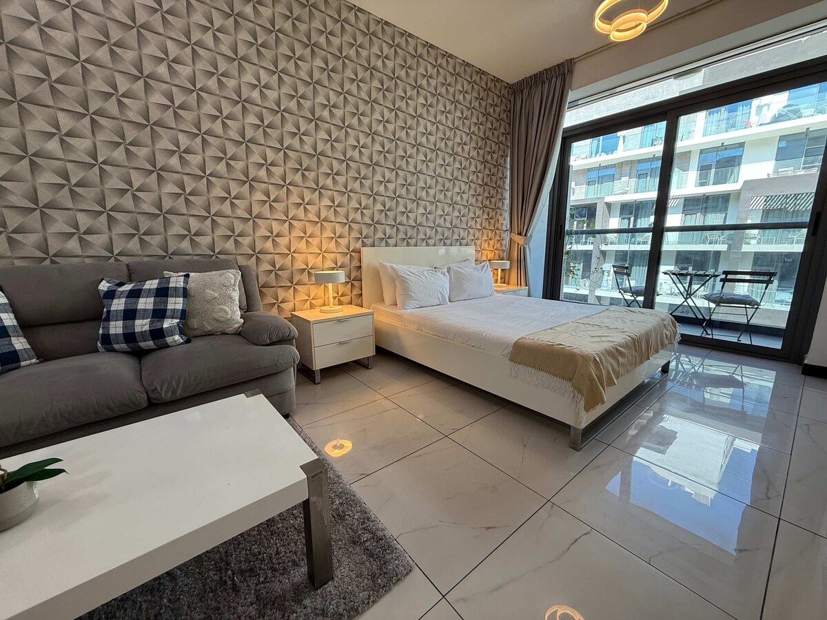 Refined Urban Studio Walk to Circle Mall - Flats for Rent in Dubai ...