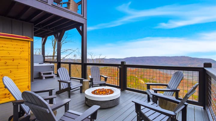 Secluded Luxury Cabin | Views, Sauna, Hot Tub - Wears Valley, TN