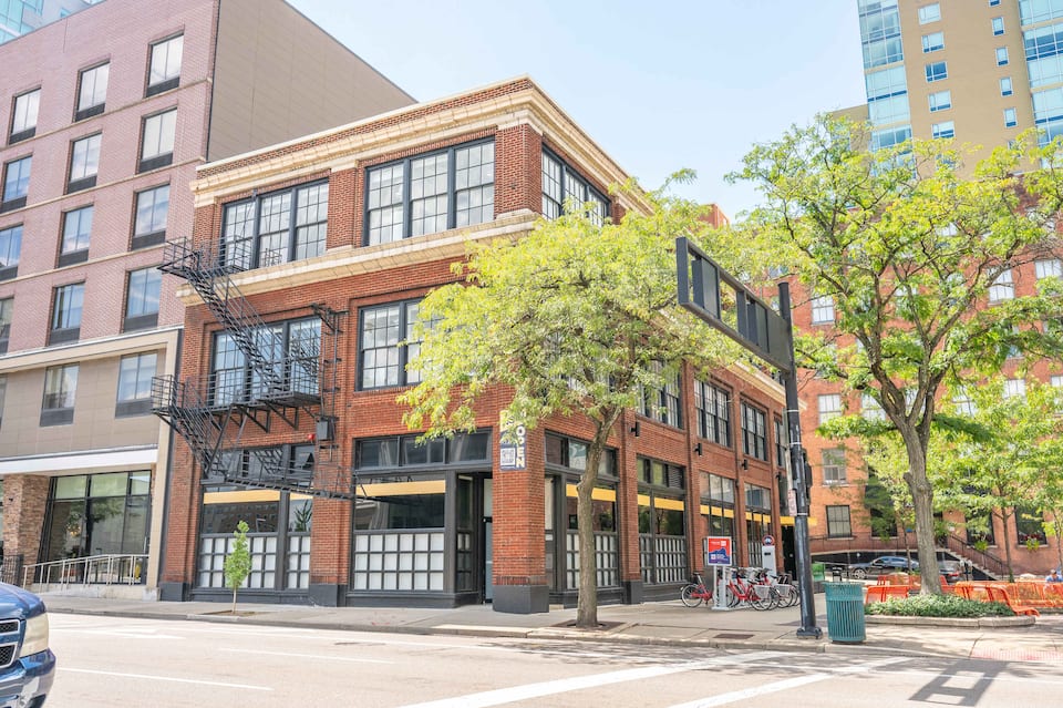 Top-earning Airbnb listing in Cincinnati, 12 bedrooms