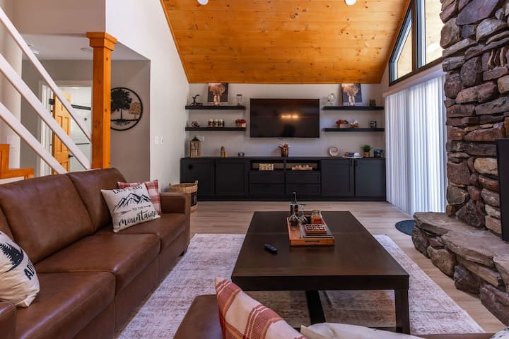 Modern Chalet W Hot Tub & Fire Pit Near Whiteface - Adirondack Mountains