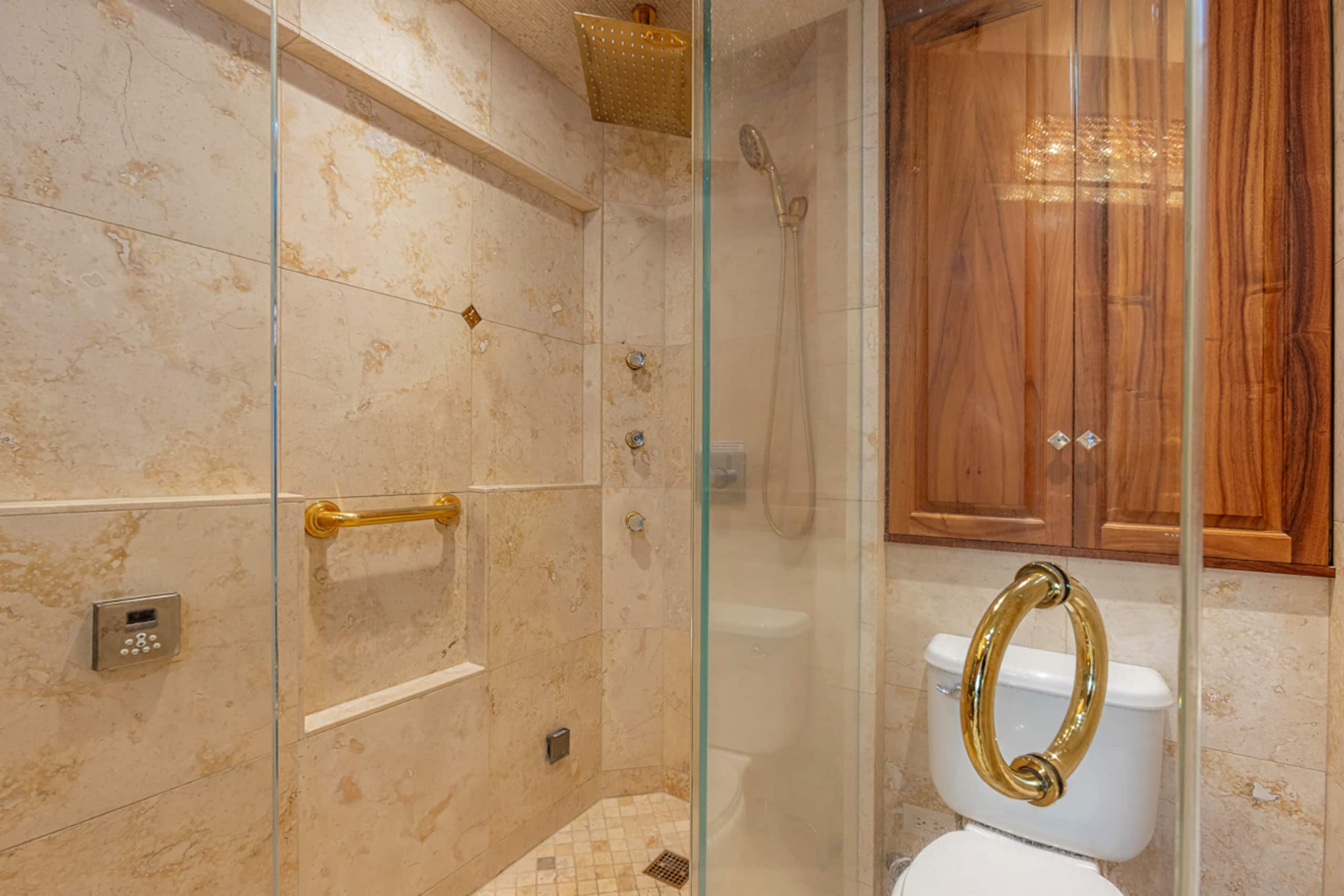 Condo in Lahaina · ★4.88 · 1 bedroom · 2 beds · 1 bath - Image 22