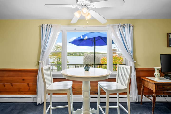 Serene Retreat With Cove Views - Orleans, MA