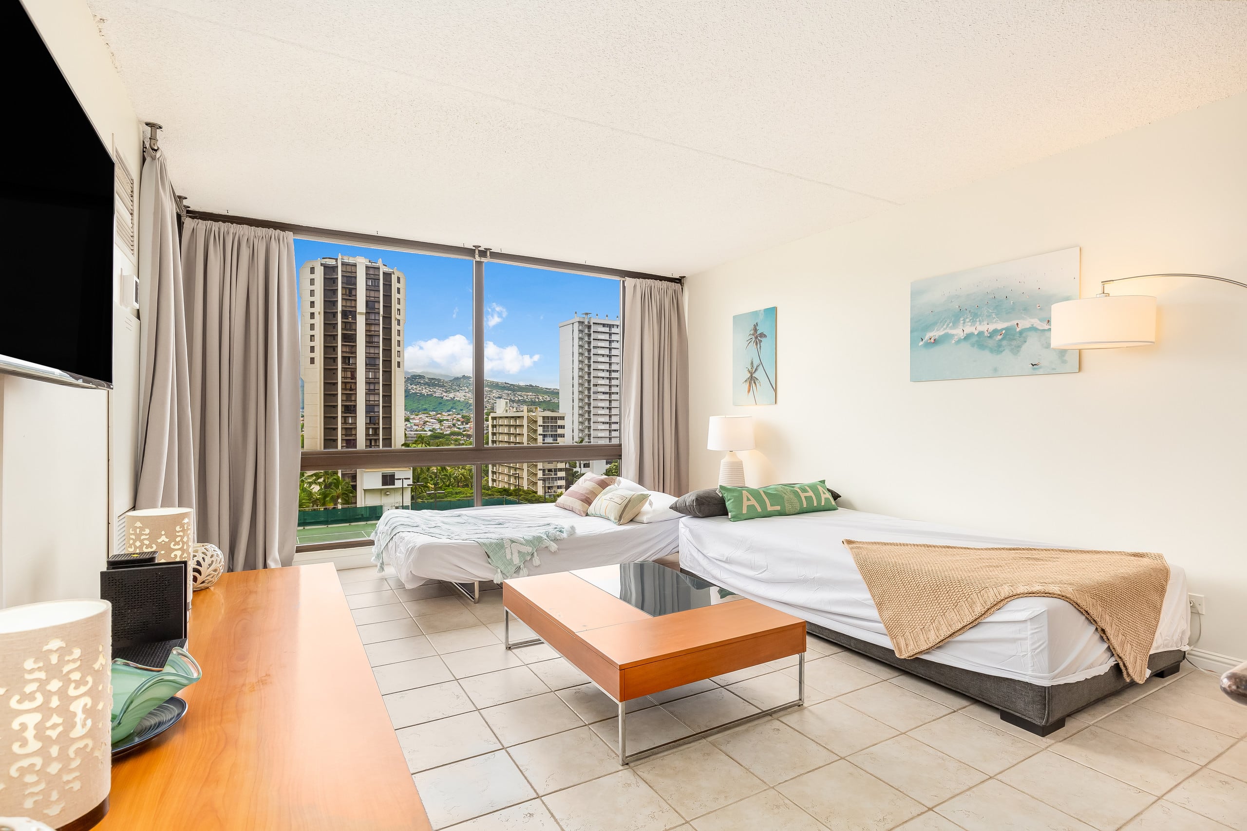 City-MT Views Condo at Waikiki Sunset by the Beach - Image 10