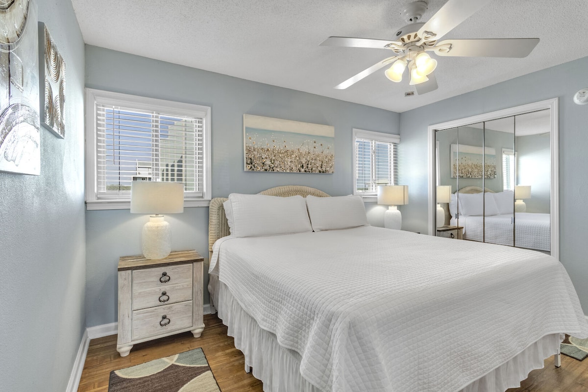 Лятна къща запад 104А. 1 спалня. 1,5 бани. 4 спални места. Гълф Шорс, Алабама