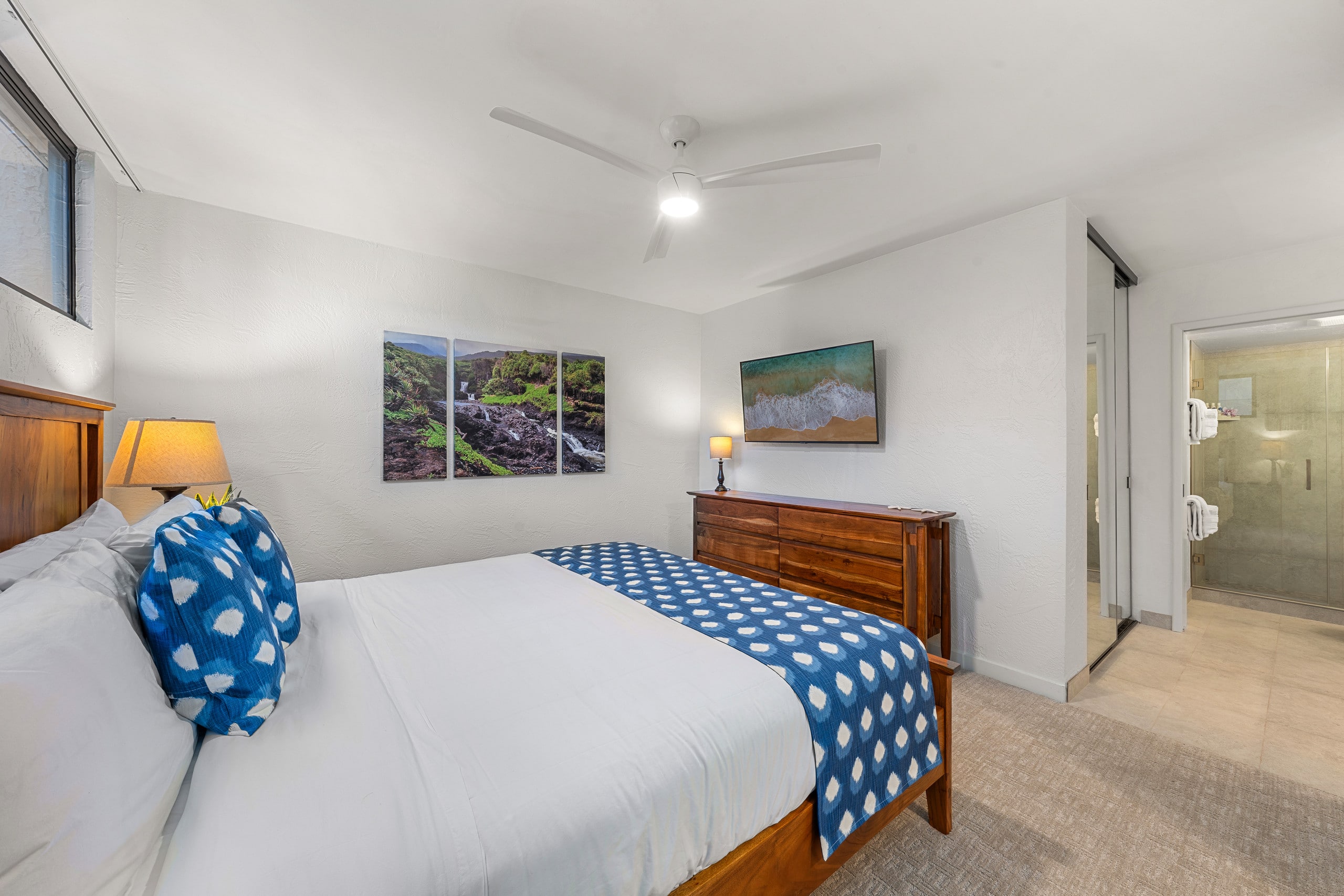 Condo in Lahaina · ★4.88 · 2 bedrooms · 3 beds · 2 baths - Image 16