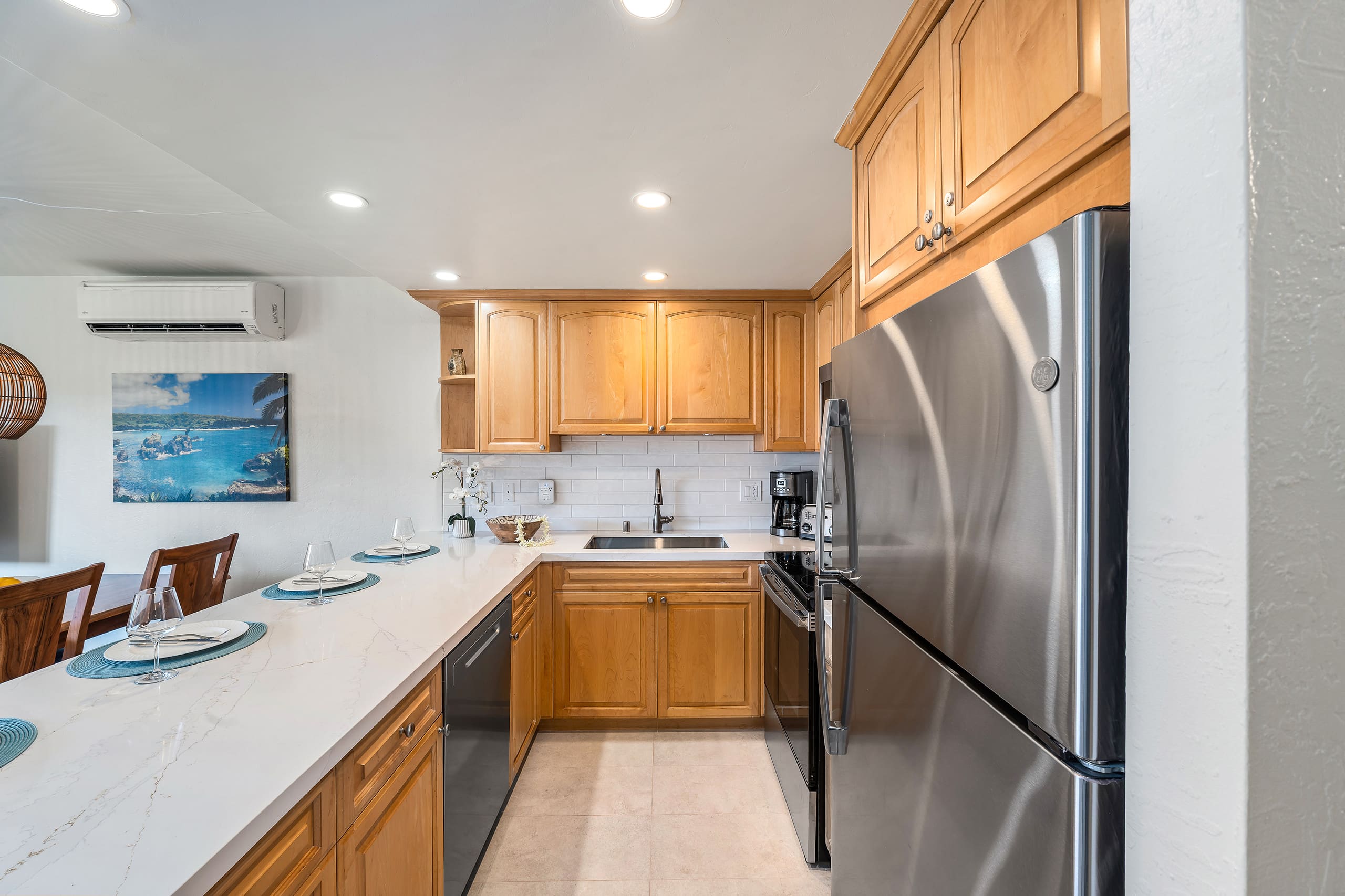 Condo in Lahaina · ★4.88 · 2 bedrooms · 3 beds · 2 baths - Image 4