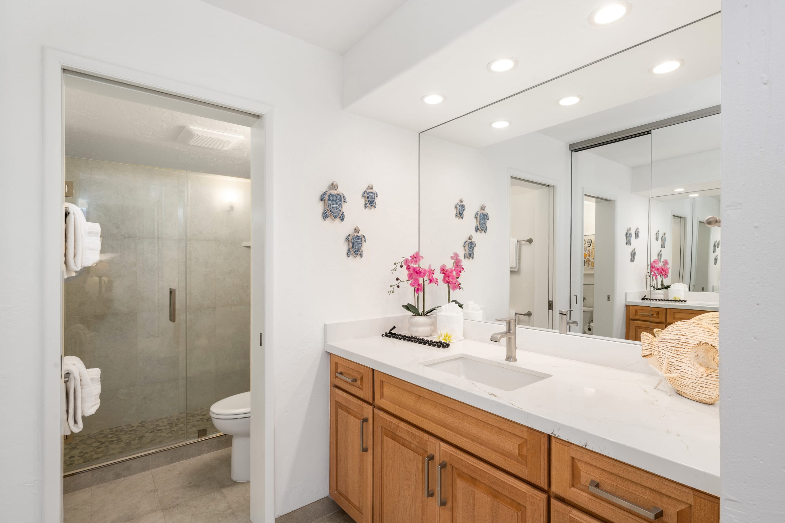 Condo in Lahaina · ★4.88 · 2 bedrooms · 3 beds · 2 baths - Image 23