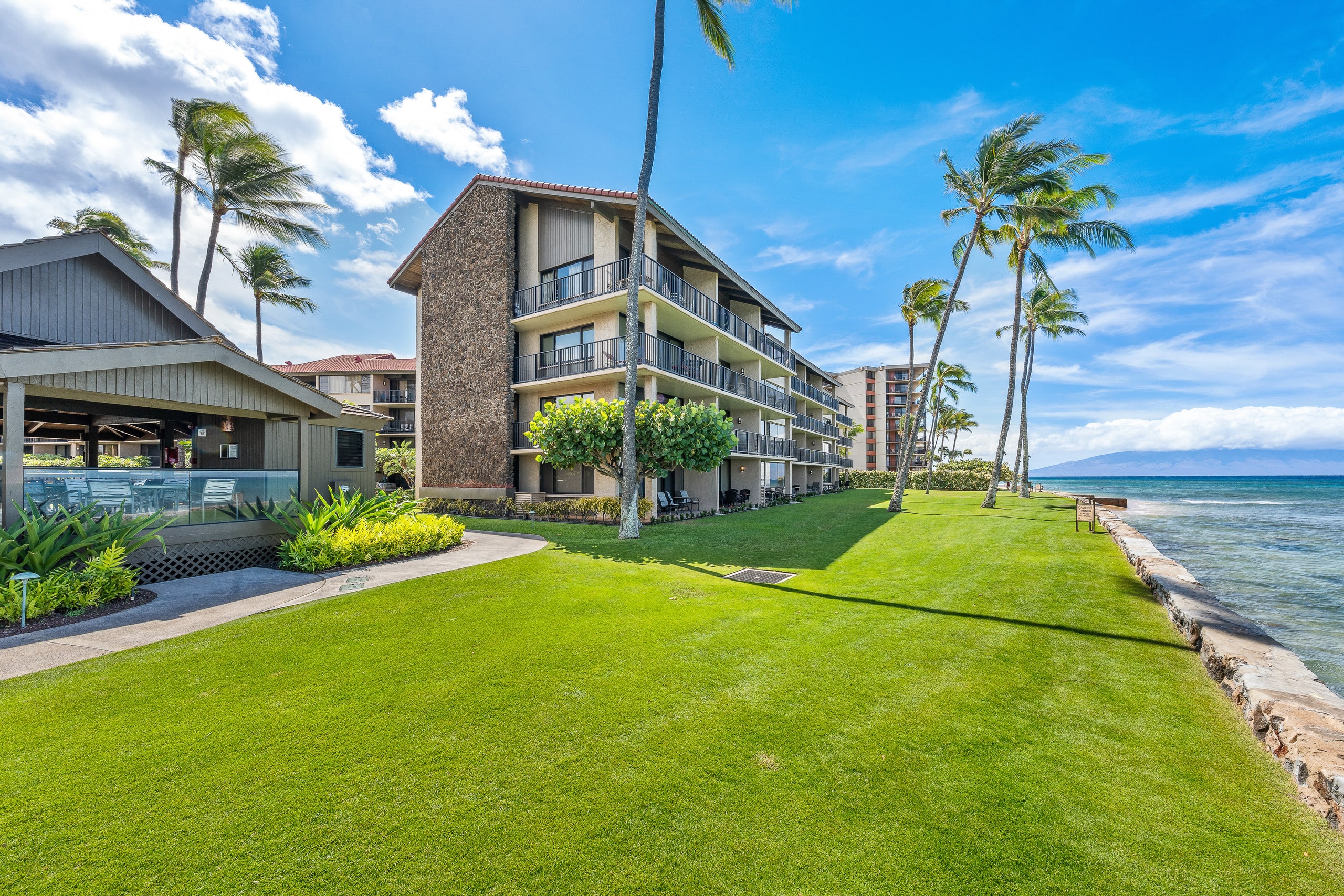 Condo in Lahaina · ★4.88 · 2 bedrooms · 3 beds · 2 baths - Image 33