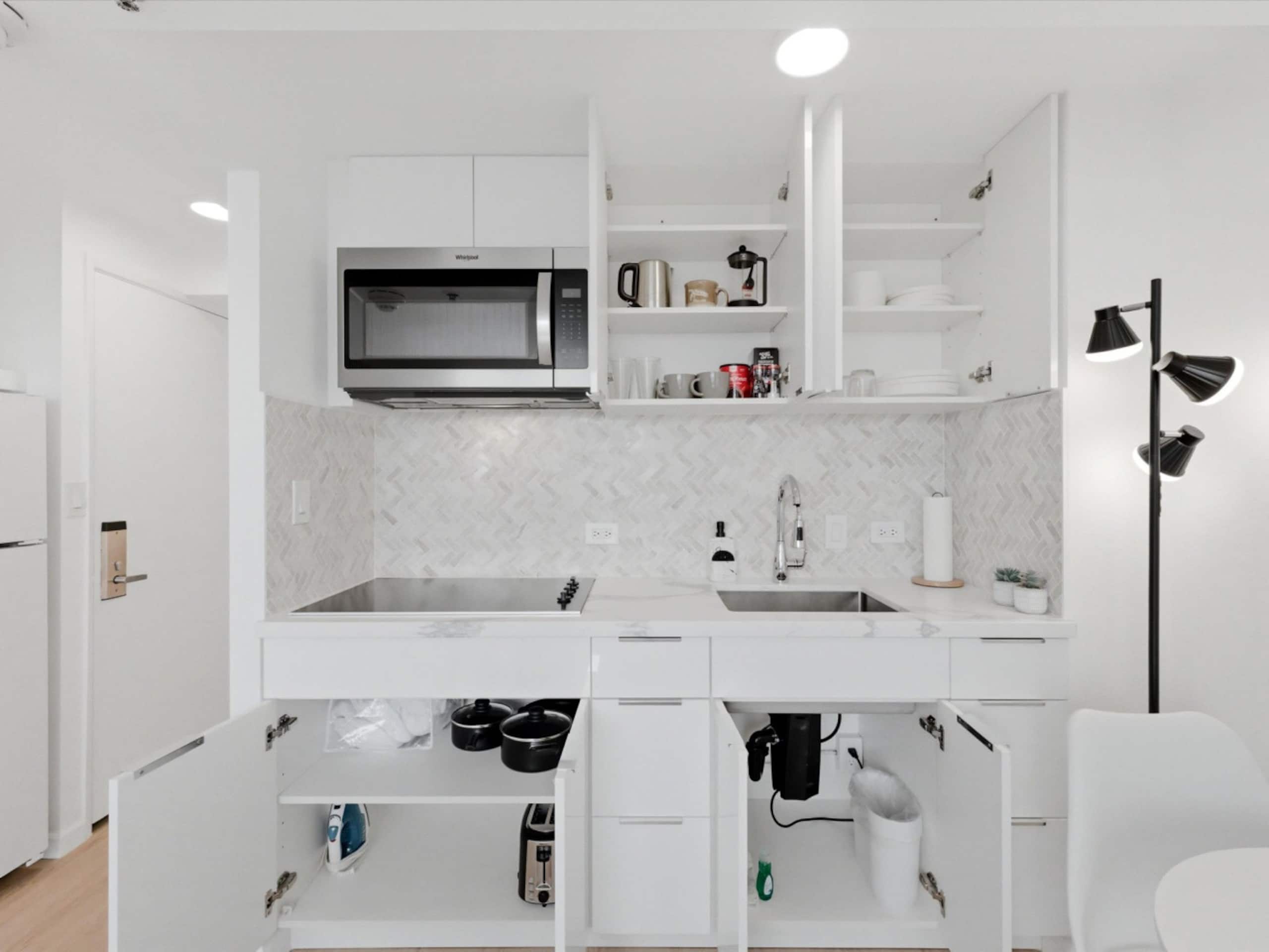 Condo in Honolulu · ★4.9 · 1 bedroom · 1 bed · 1 bath - Image 7