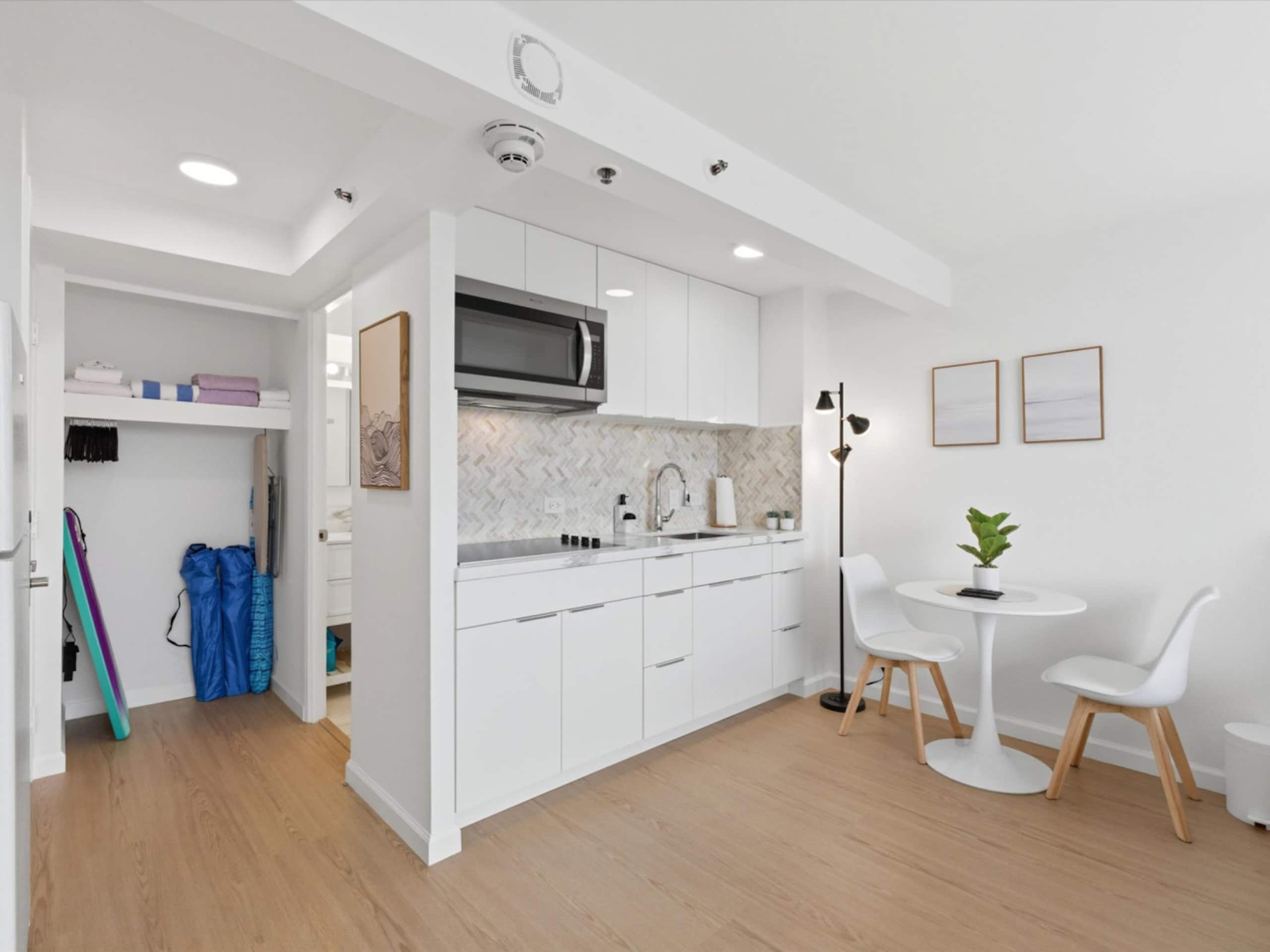 Condo in Honolulu · ★4.9 · 1 bedroom · 1 bed · 1 bath - Image 4