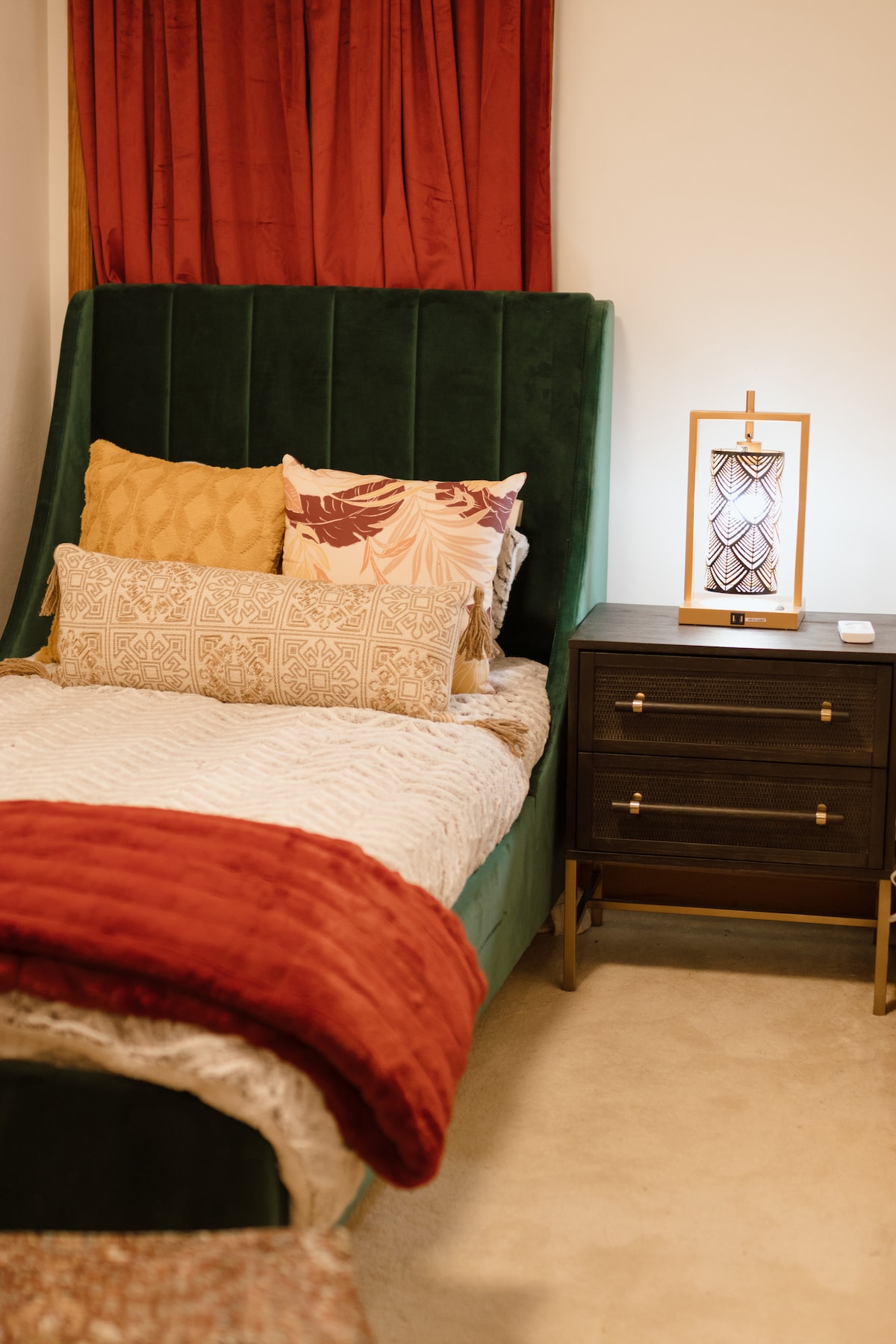 Tu je 100% zariadená spálňa 2 pre vaše potešenie!