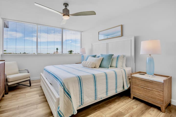 Nyumba yetu kwenye Ufukwe E-302 na Tropical Sands Accommodations
