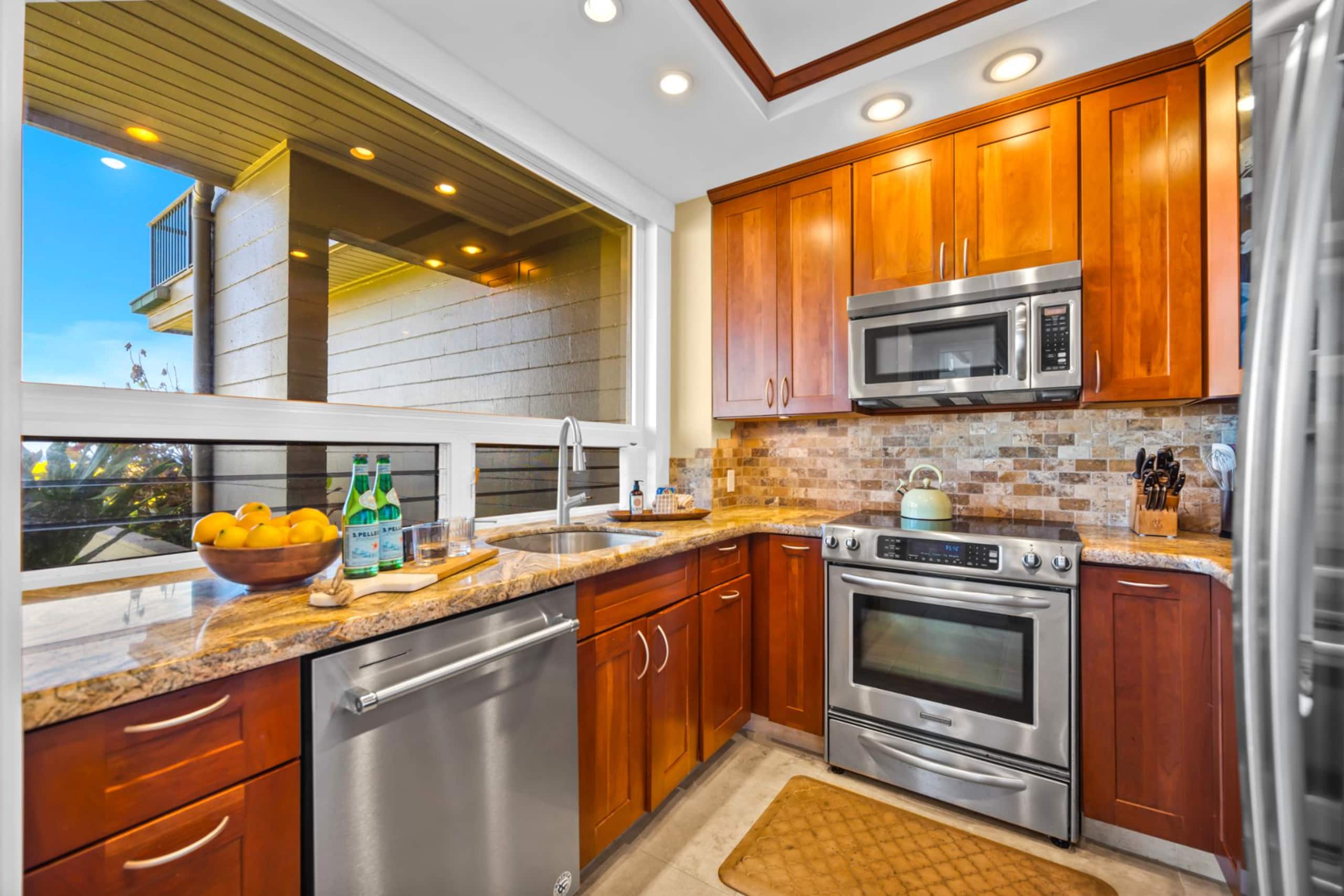 Condo in Lahaina · ★5.0 · 1 bedroom · 2 beds · 1 bath - Image 2