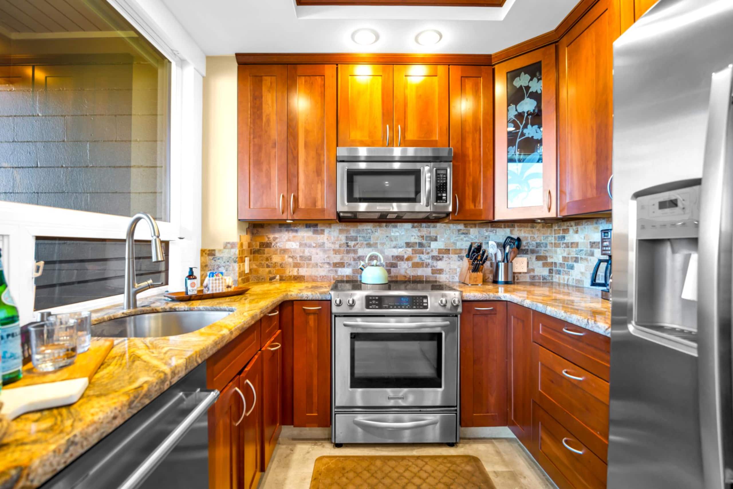 Condo in Lahaina · ★5.0 · 1 bedroom · 2 beds · 1 bath - Image 3