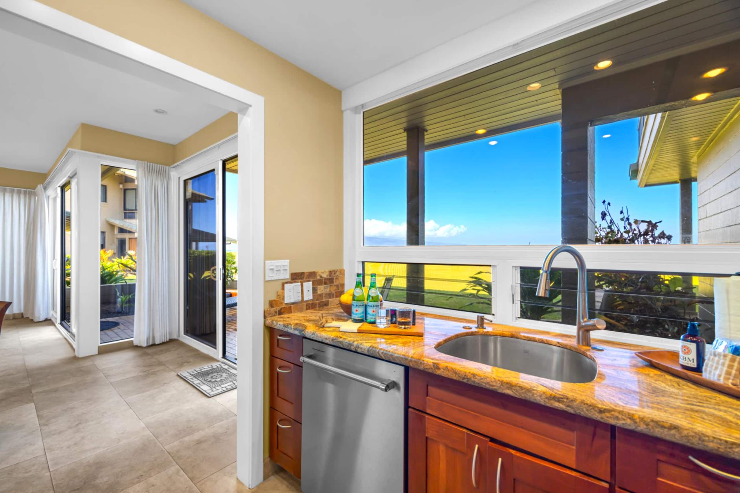 Condo in Lahaina · ★5.0 · 1 bedroom · 2 beds · 1 bath - Image 7