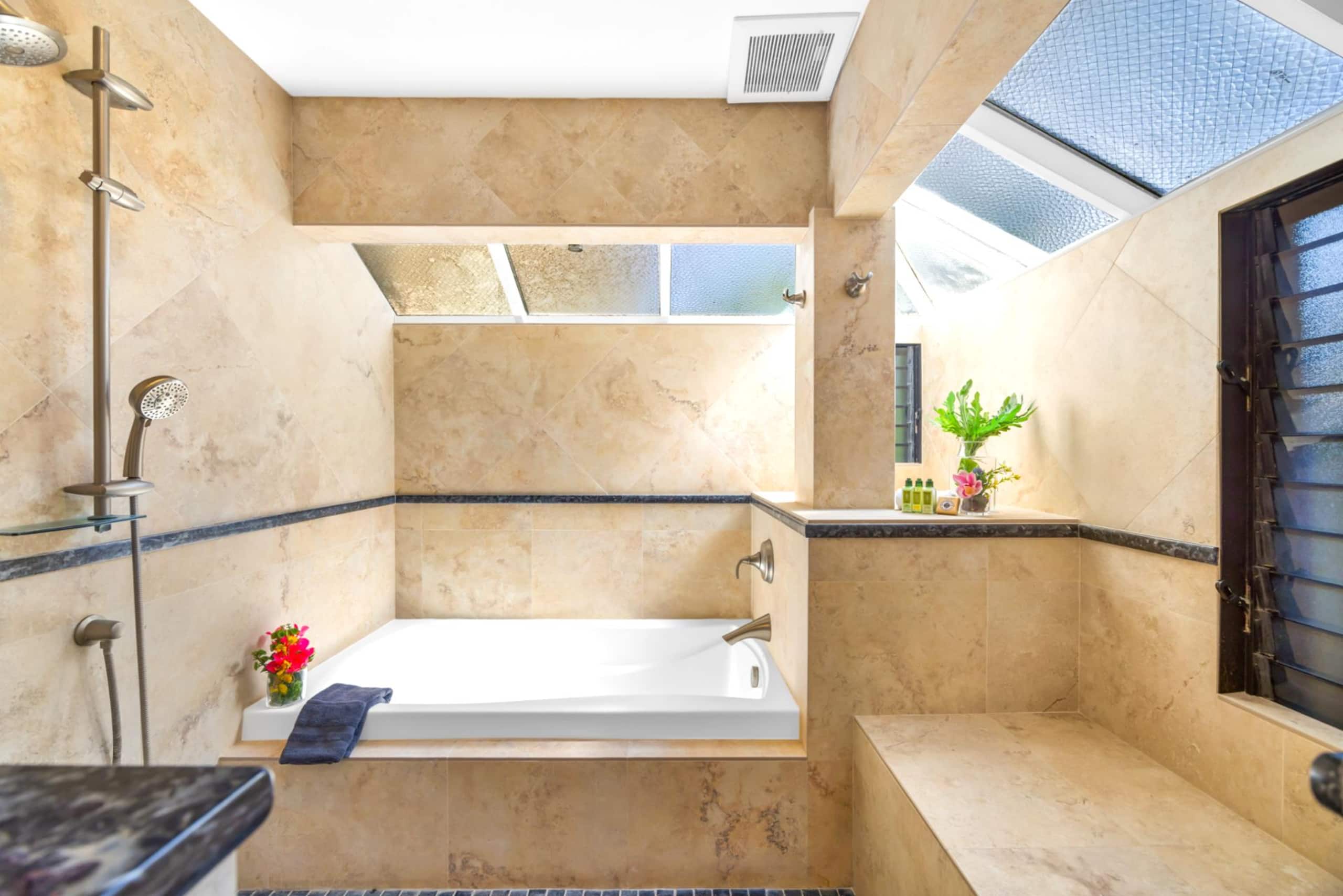 Condo in Lahaina · ★5.0 · 1 bedroom · 2 beds · 1 bath - Image 14