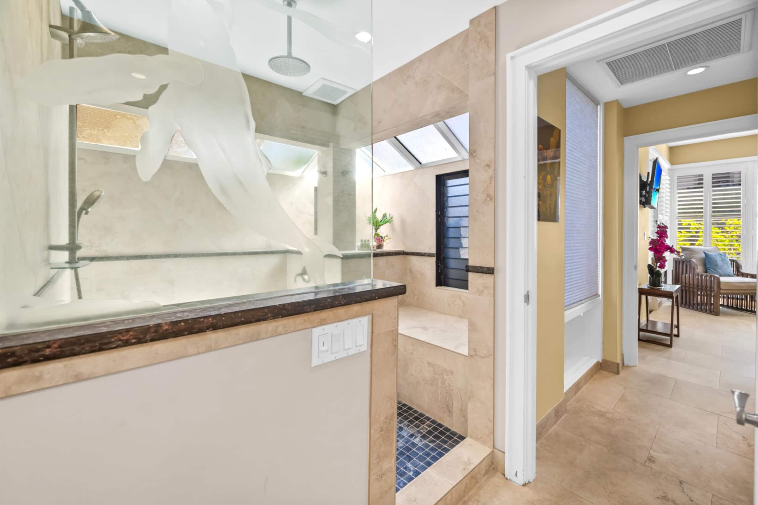 Condo in Lahaina · ★5.0 · 1 bedroom · 2 beds · 1 bath - Image 40