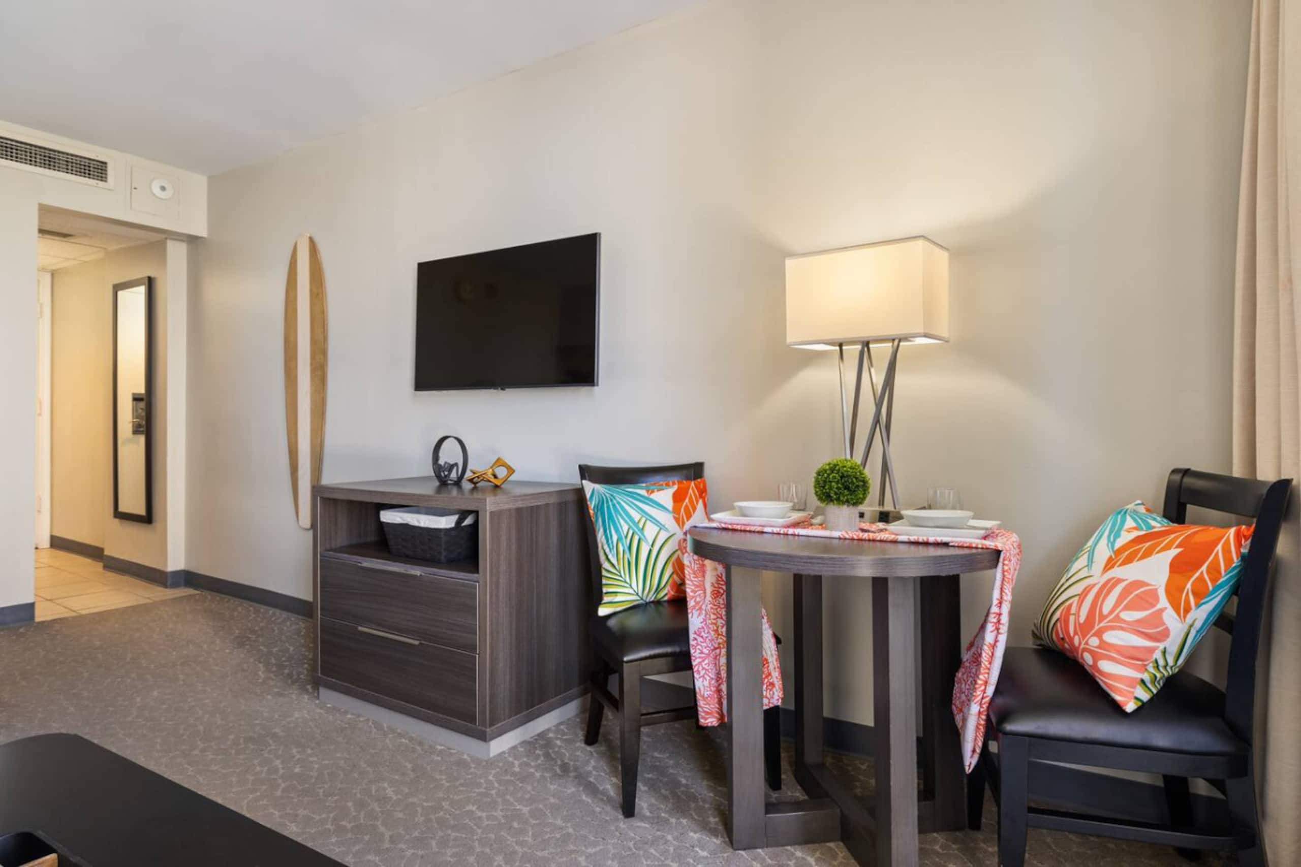 Waikiki Ocean Breeze: A Peaceful Island Getaway - Image 15