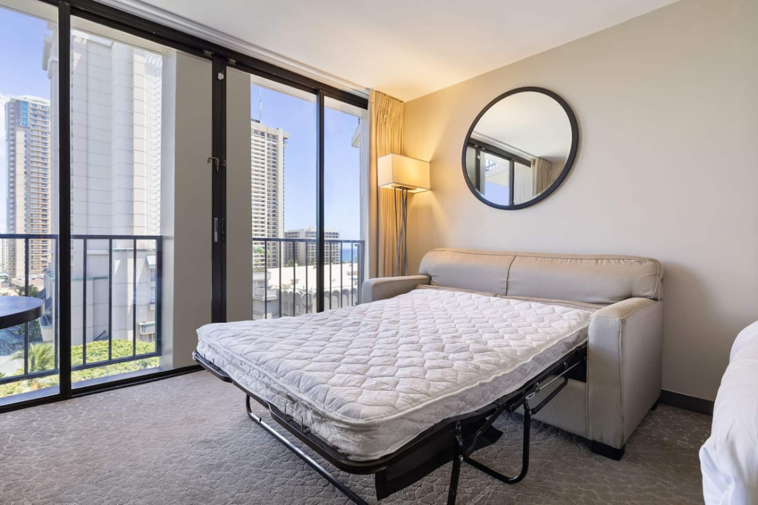 Waikiki Ocean Breeze: A Peaceful Island Getaway - Image 10