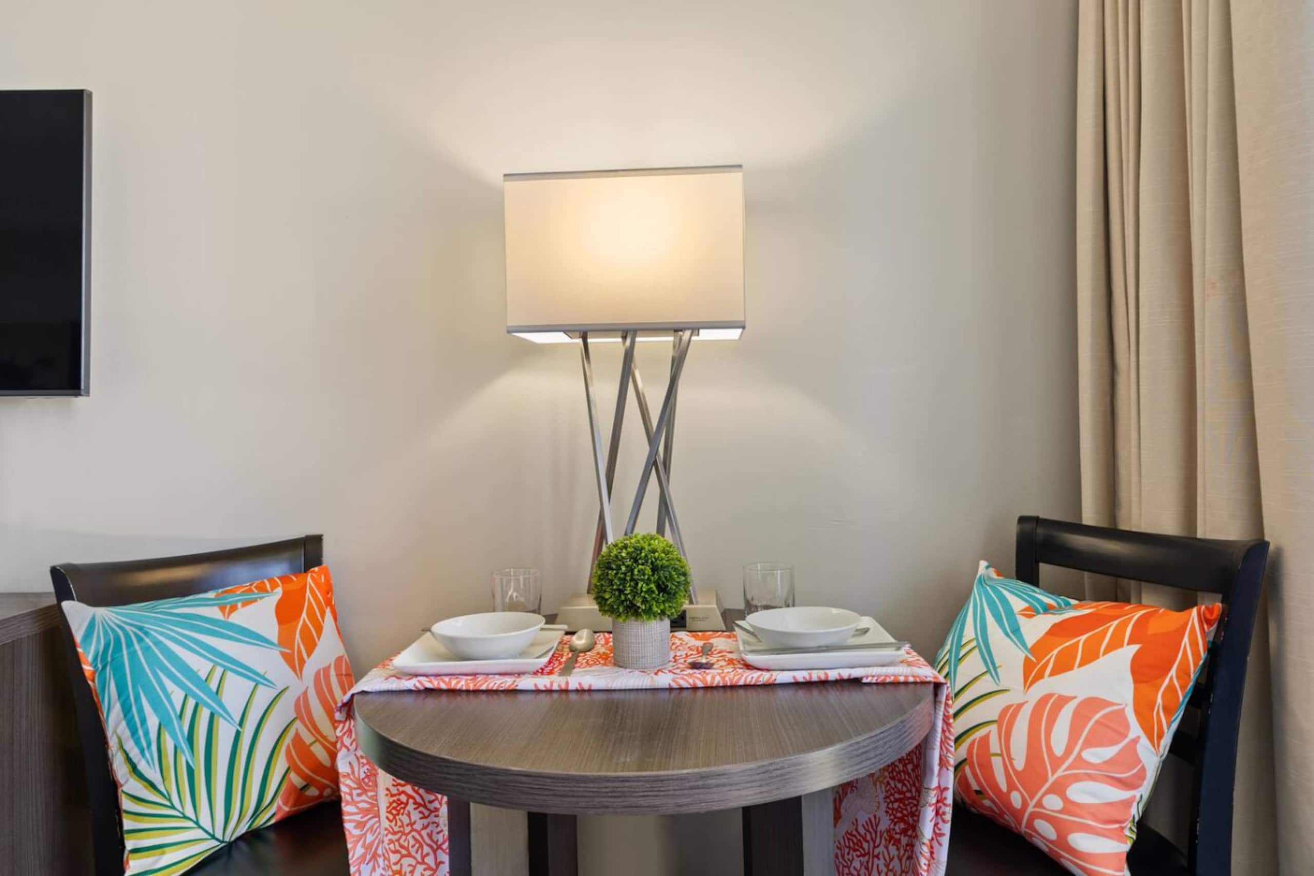 Waikiki Ocean Breeze: A Peaceful Island Getaway - Image 16