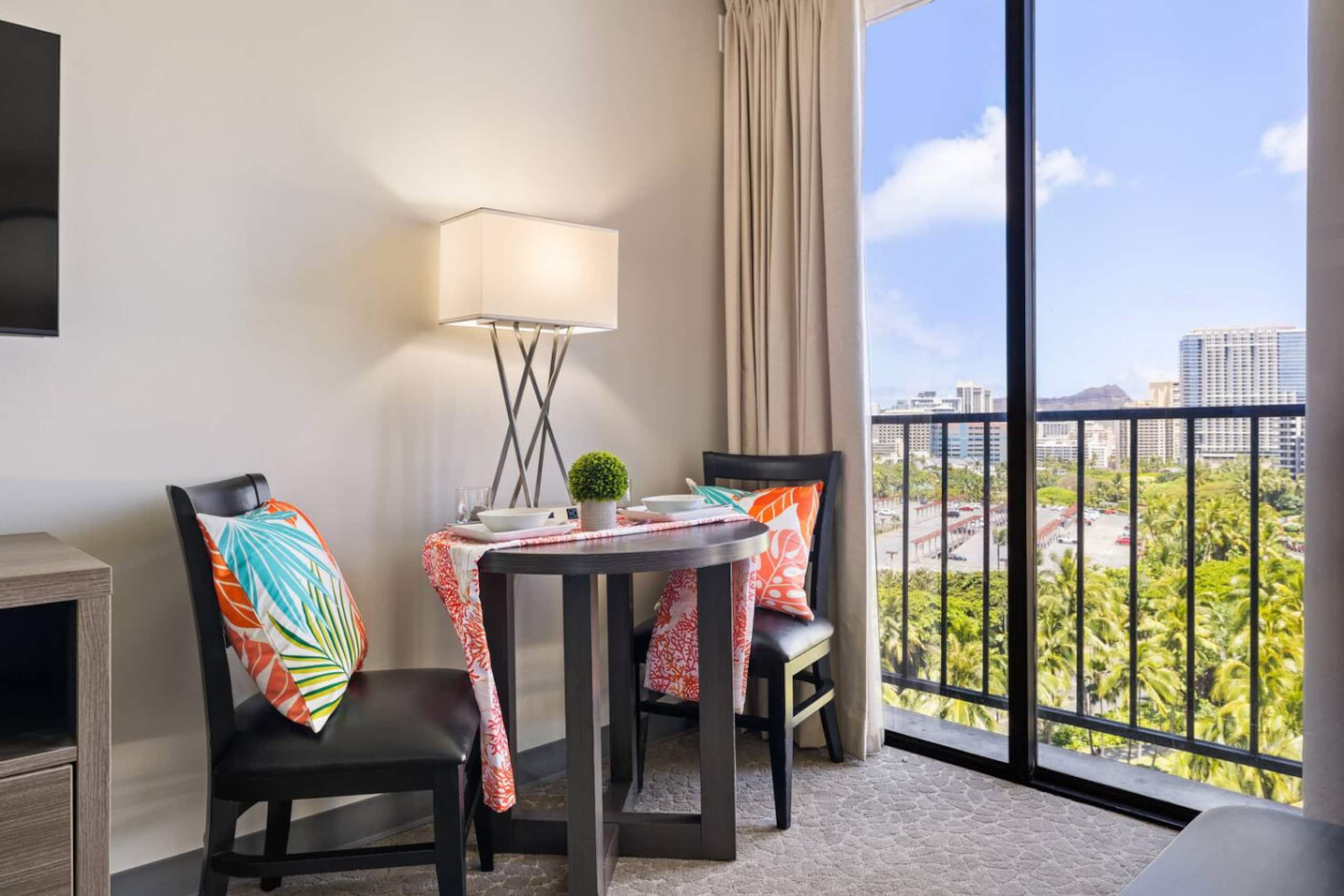 Waikiki Ocean Breeze: A Peaceful Island Getaway - Image 17