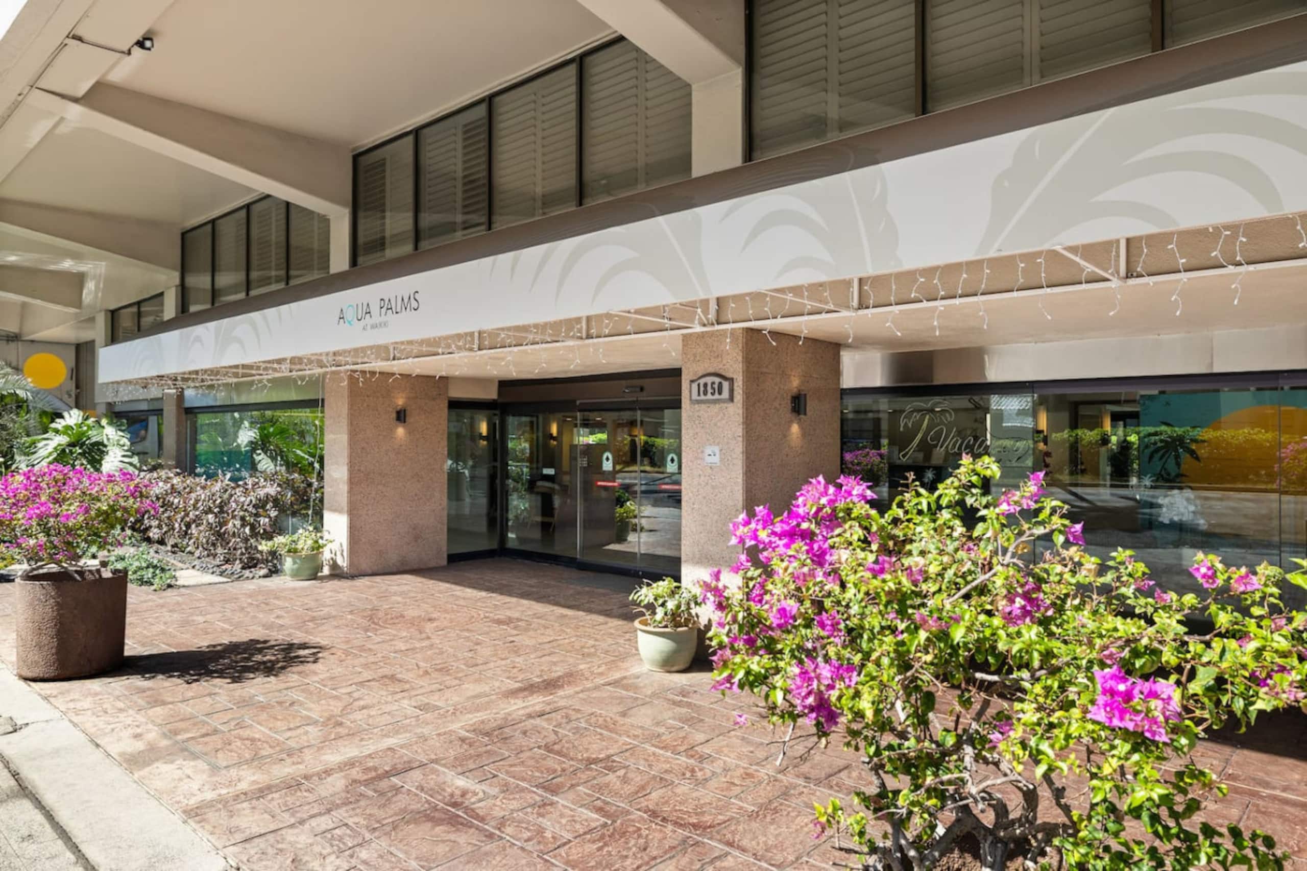 Waikiki Ocean Breeze: A Peaceful Island Getaway - Image 29