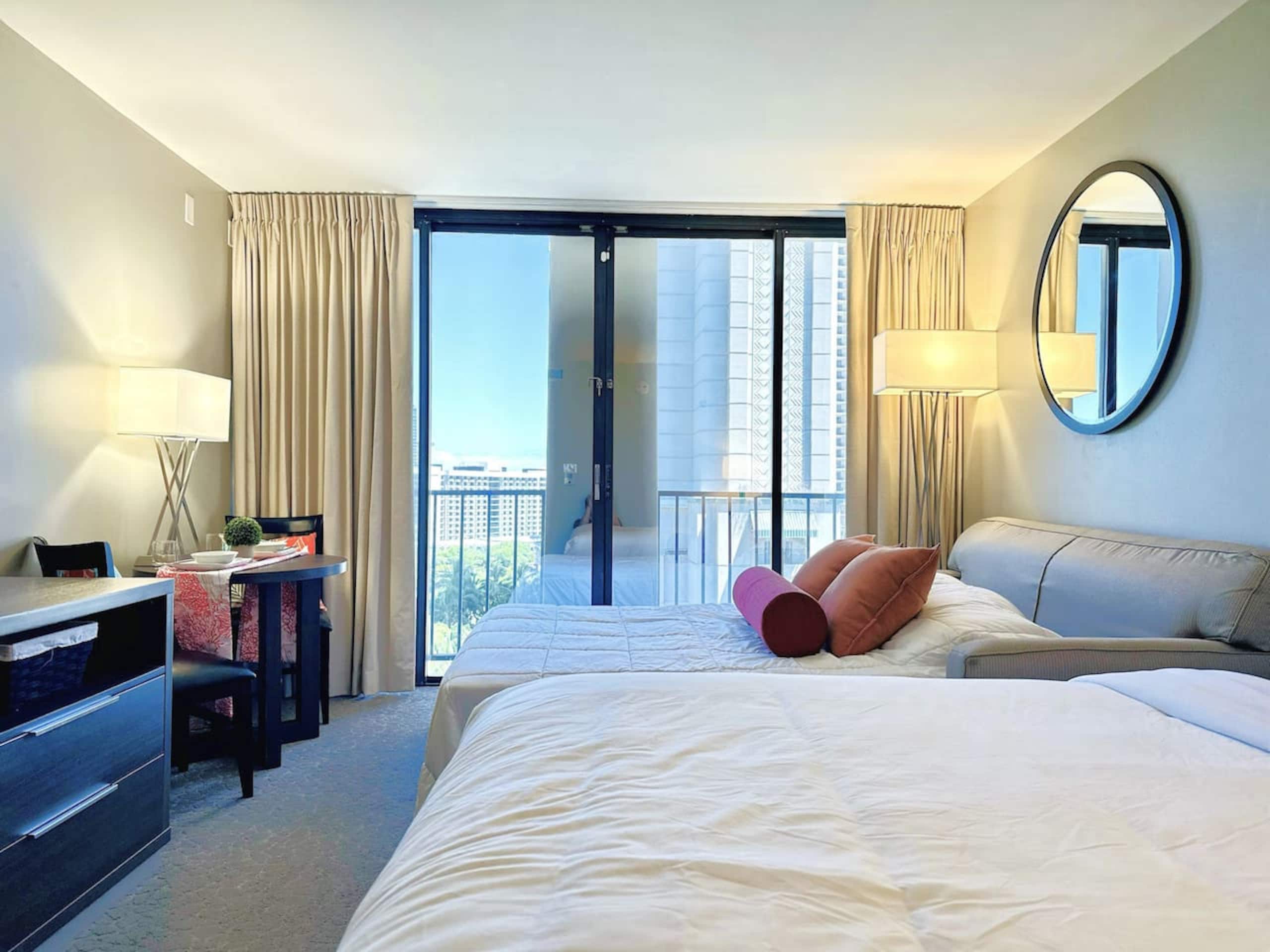 Waikiki Ocean Breeze: A Peaceful Island Getaway - Image 6