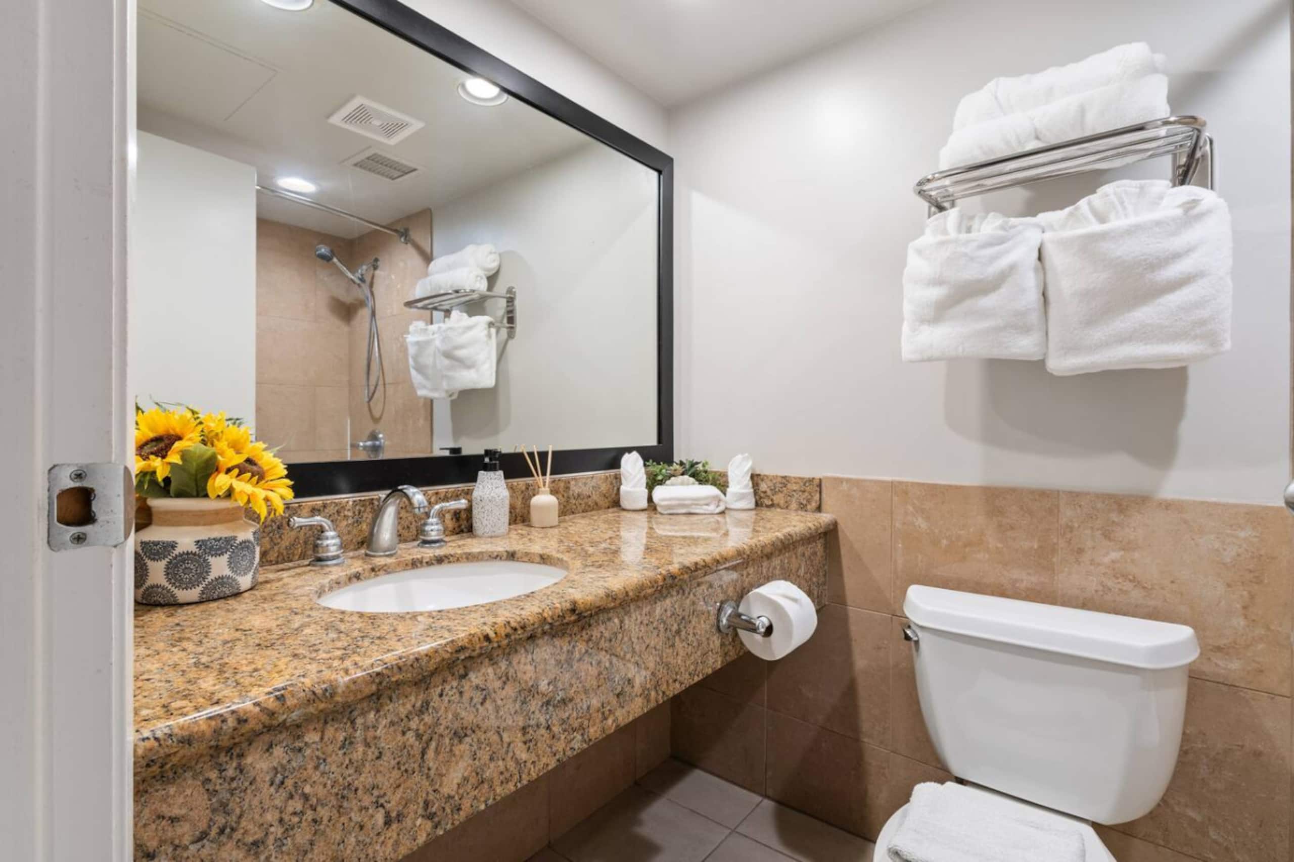 Waikiki Ocean Breeze: A Peaceful Island Getaway - Image 18