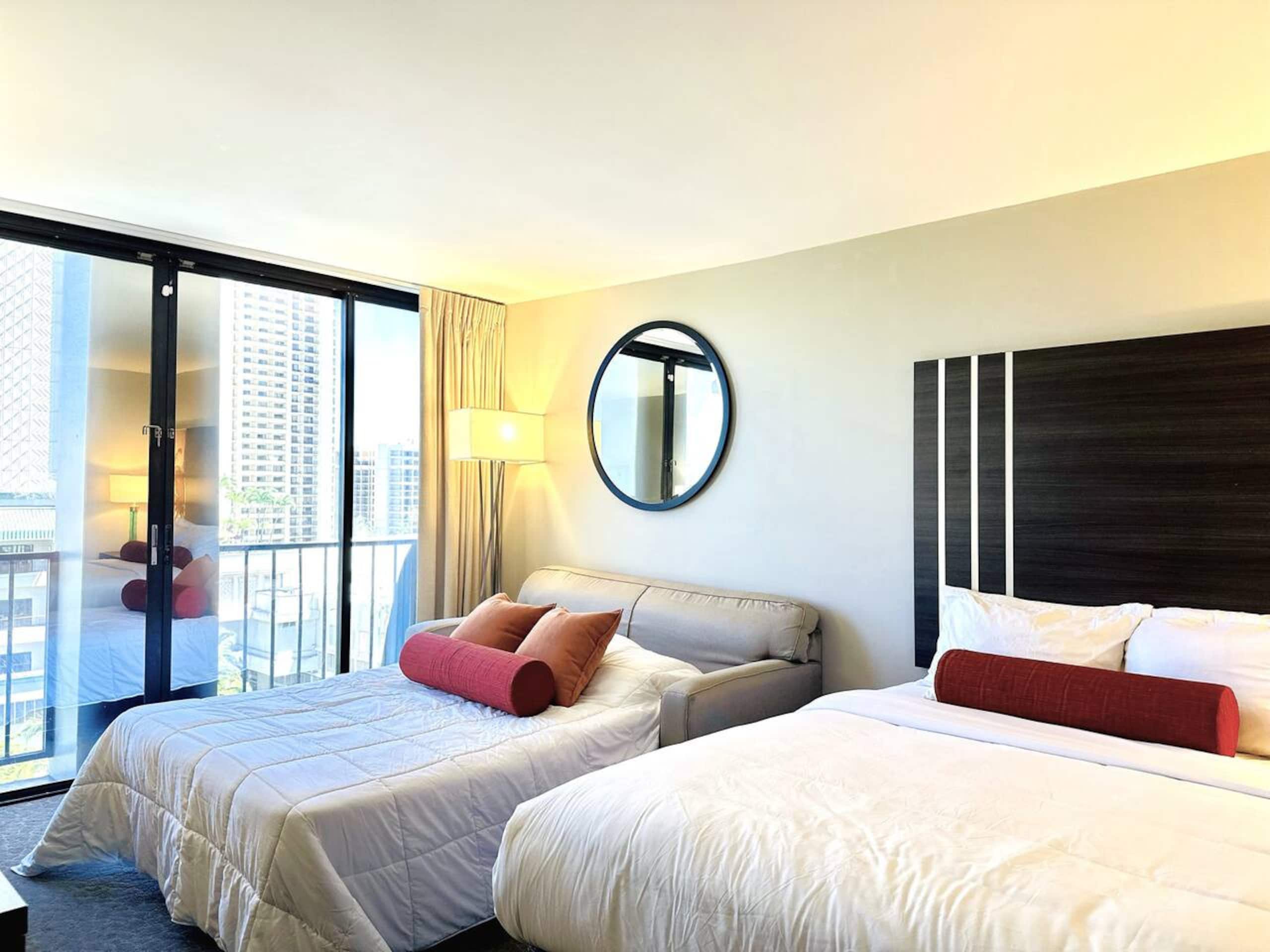 Waikiki Ocean Breeze: A Peaceful Island Getaway - Image 9