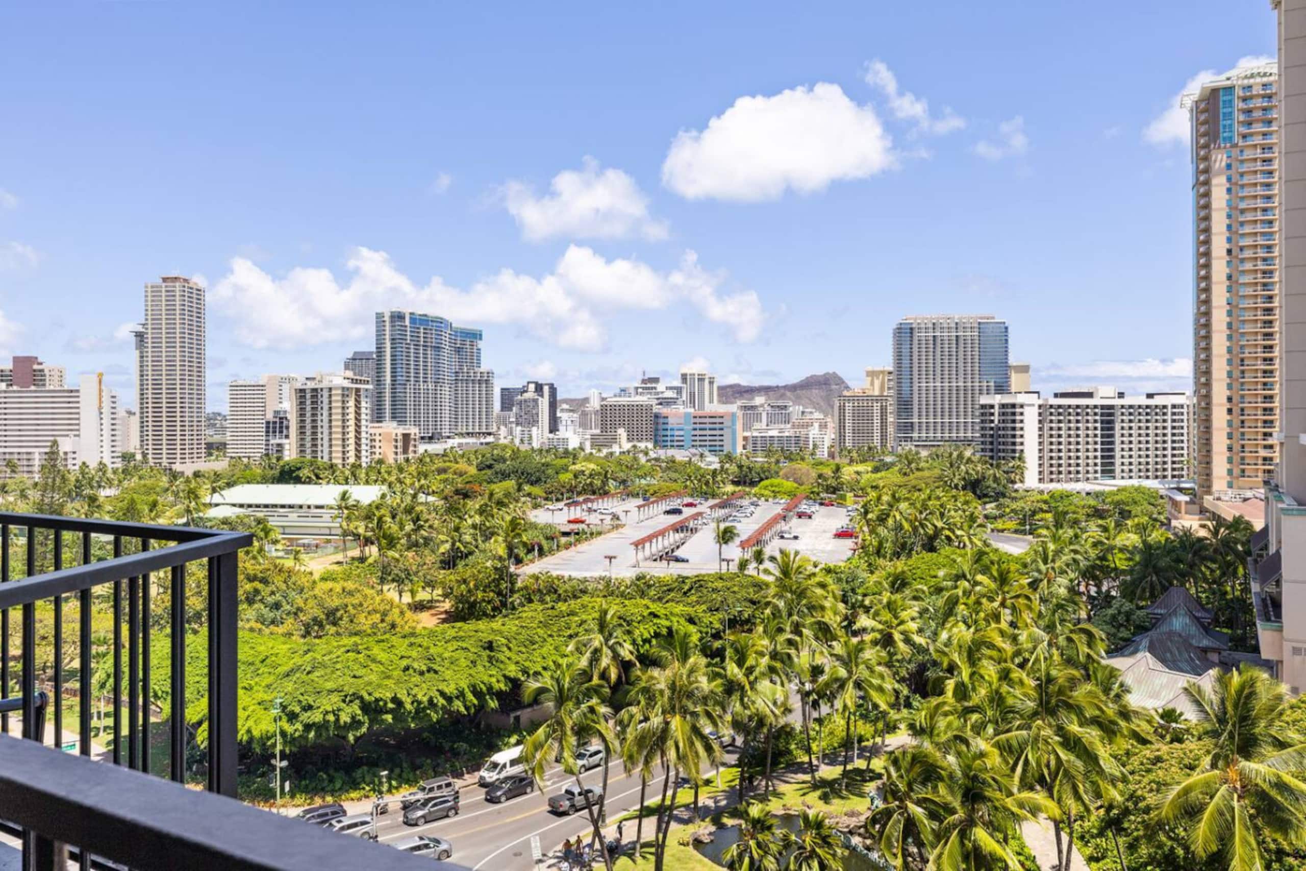 Waikiki Ocean Breeze: A Peaceful Island Getaway - Image 20