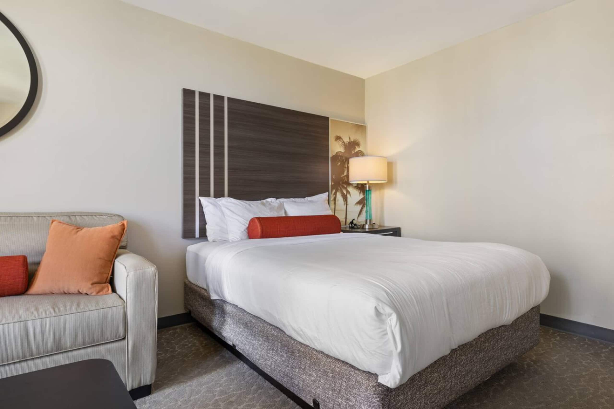 Waikiki Ocean Breeze: A Peaceful Island Getaway - Image 11