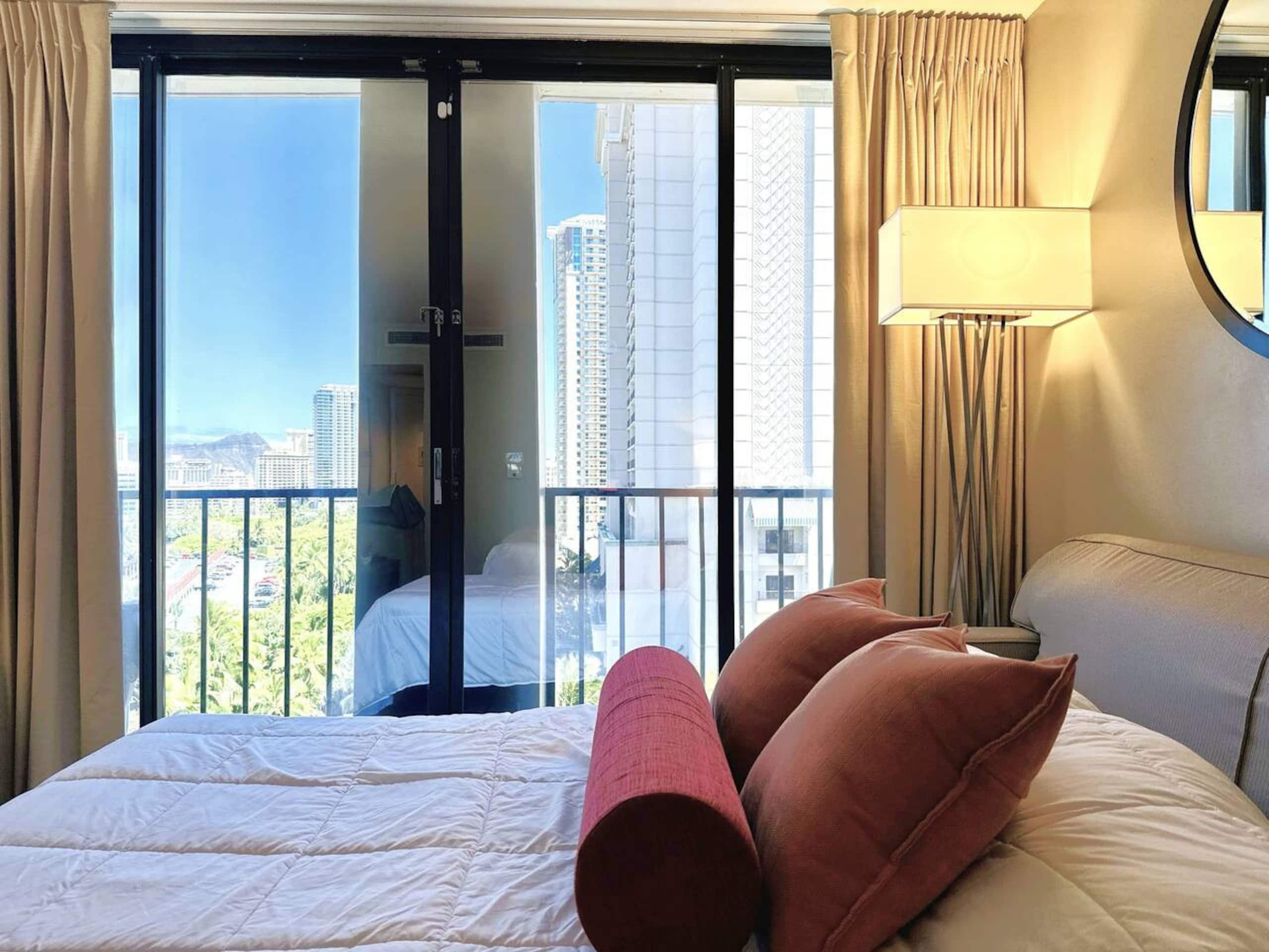 Waikiki Ocean Breeze: A Peaceful Island Getaway - Image 5