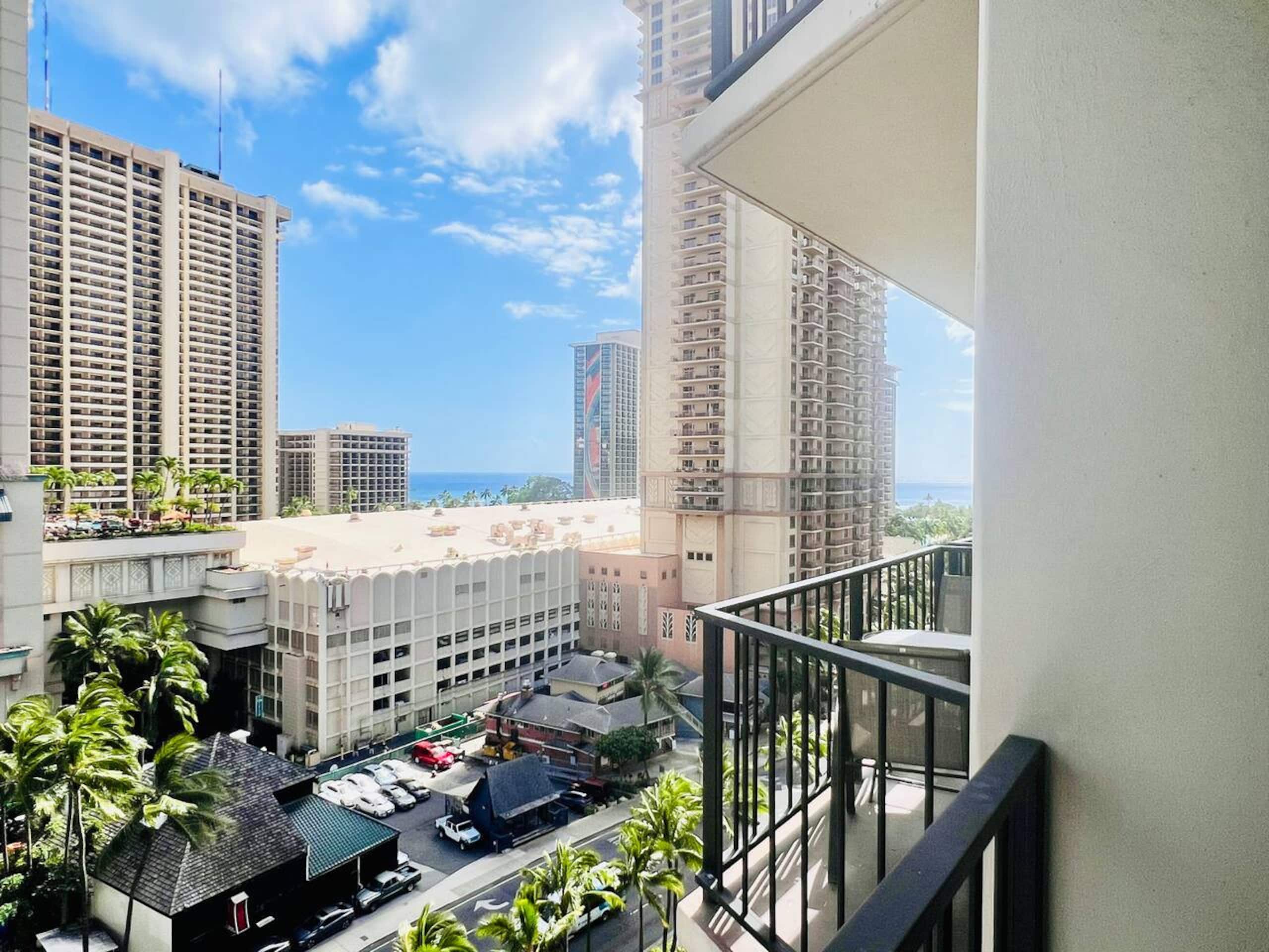 Waikiki Ocean Breeze: A Peaceful Island Getaway - Image 21
